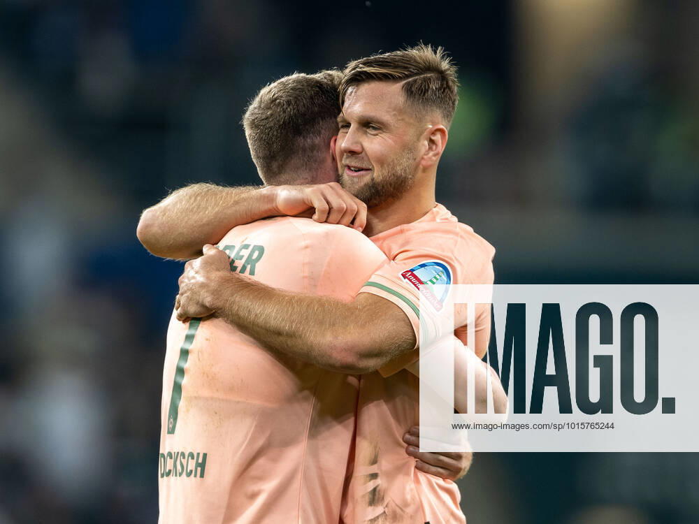 Marvin Duksch (SV Werder Bremen, 07) und Niklas Fuellkrug (SV Werder Bremen, 11) jubeln, GER, TSG 1899 Hoffenheim vs. Werder Bremen, Fussball, Bundesliga, 9. Spieltag, Spielzeit 2022 2023, 07.10.2022, DFB DFL regulations prohibit any use of photographs as image sequences and or quasi-video., GER, TSG 1899 Hoffenheim vs. Werder Bremen, Fussball, Bundesliga, 9. Spieltag, Spielzeit 2022 2023, 07.10.2022 Sinsheim