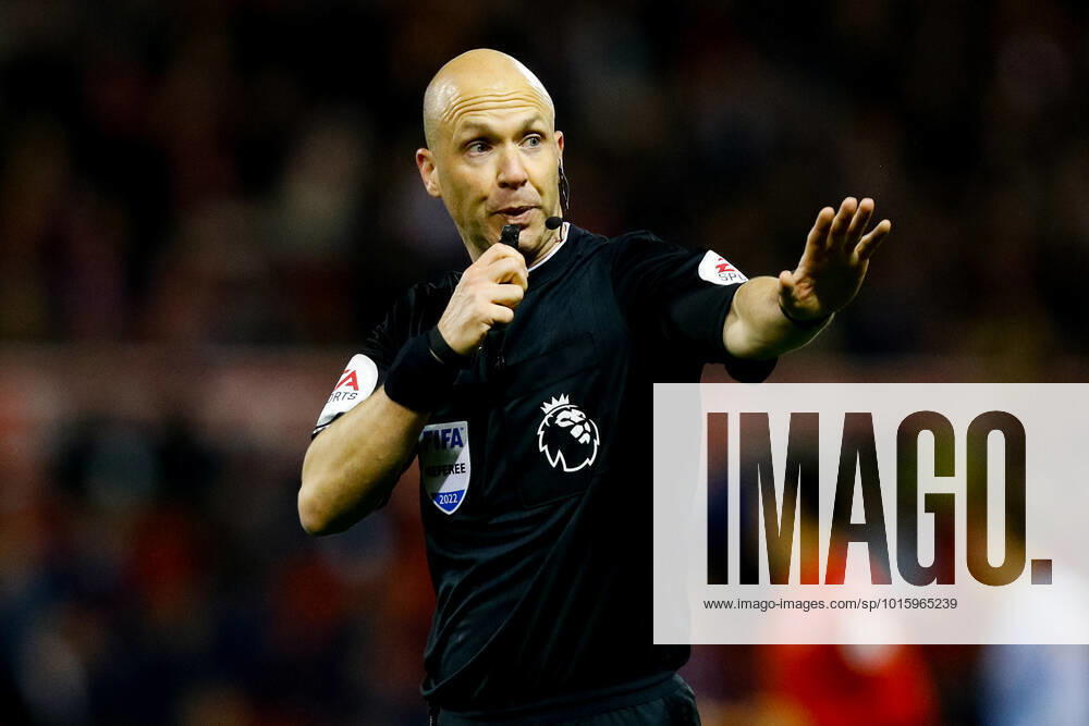 10th October 2022; The City Ground, Nottingham, Nottinghamshire, England; Premier League Football, Nottingham Forest versus Aston Villa; Referee Anthony Taylor stops play ActionPlus12435068 GrahamxWilson Content restricted for UK based newspaper
