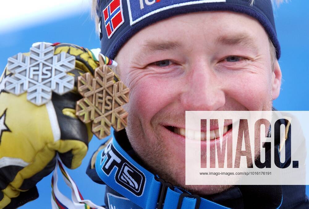ST MORITZ 20030208 Det blev norskt VM-silver genom Kjetil Andre Aamodt da herrarnas störtlopp avgjordes i St Moritz lördagen den 8:e februari 2003. Silvret blir Aamodts 19:e mästerskapsmedalj och andra medalj i detta VM (brons i kombinationen). ST MORITZ Schweiz