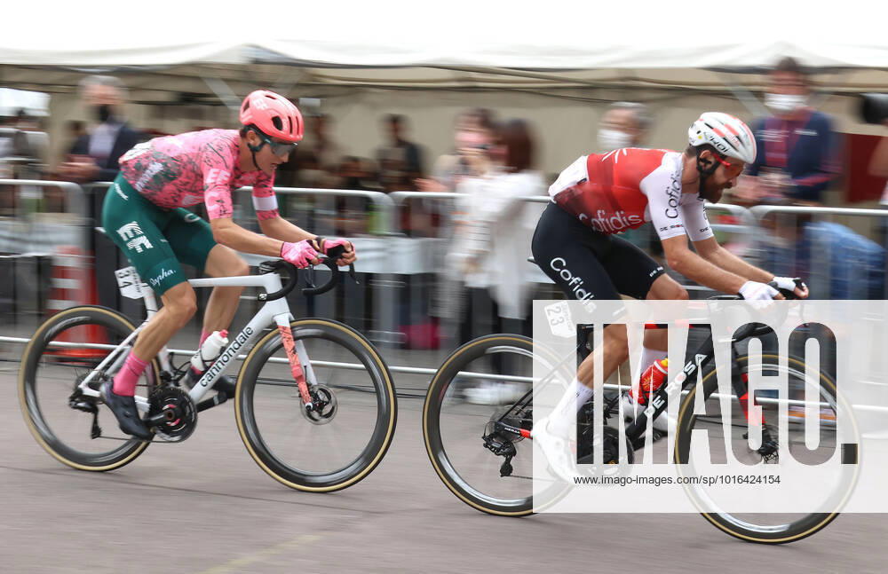 Utsunomiya, Japan - American cyclist Neilson Powless (L) of EF Education-Easypost chases with German Simon geschke (R) of Cofidis at the Japan Cup Cycle Roadrace in Utsunomiya, 100km north of Tokyo on Sunday, October 16, 2022. Powless won the race while his teammate Andrea Piccolo of Italy finished the second. Noxthirdxpartyxsales (0170939578st)