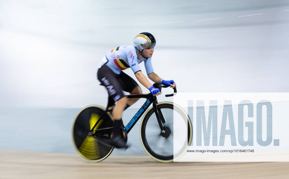 Belgian Fabio Van Den Bossche pictured in action during men s Madison race on day five of the UCI Track World Championships, at the Saint-Quentin-en-Yvelines velodrome in Montigny-le-Bretonneux, France, Sunday 16 October 2022. The World Championships take place from 12 to 16 October 2022. BENOITxDOPPAGNE x47145873x