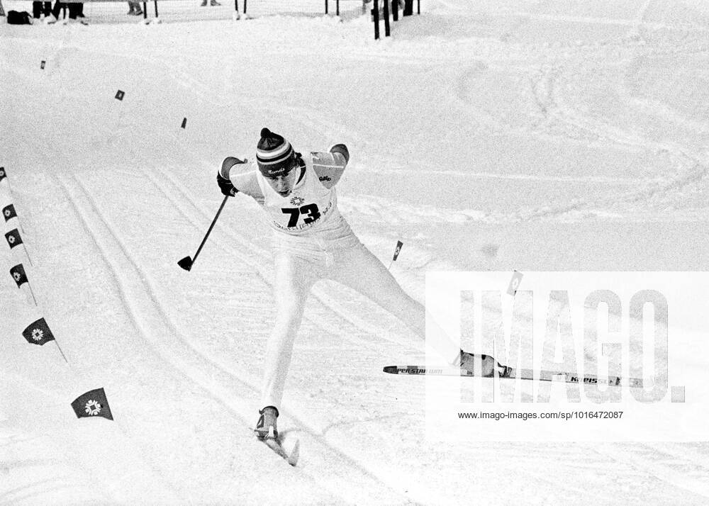 SARAJEVO 1984-02-13 Den svenska längdskidakaren Gunde Svan stakar mot mot mal som segrare i under sitt guldlopp pa 15 km längdskidakning vid de olympiska vinterspelen i Sarajevo, Jugoslavien 13:e februari 1984. Sarajevo Bosnia-Hercegovina