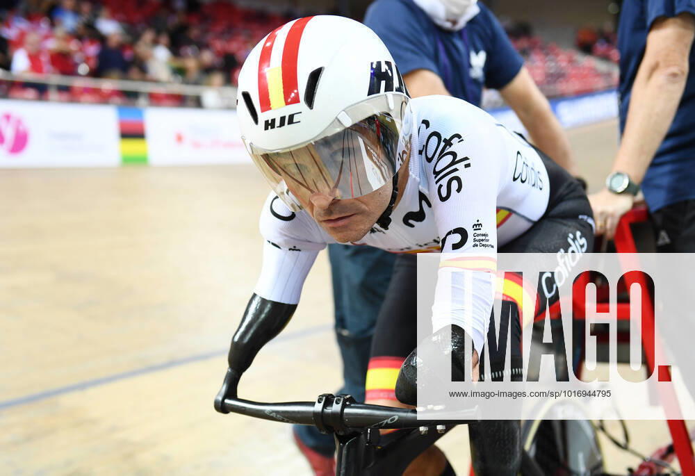 KW42 Picture by Simon Wilkinson SWpix.com - 21 10 2022 - Cycling - 2022 UCI Para-cycling Track World Championships - Saint-Quentin-en-Yvelines Velodrome, France - Men C1 Individual Pursuit - Ricardo Ten Argiles of Spain 2022 UCI Para-cycling Track World Championships SWP-1852-1333