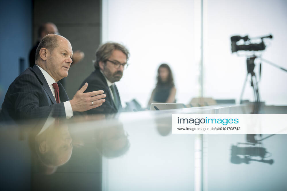 Bundesminister der Finanzen Olaf Scholz nimmt am (17.06.20) in der Bundespressekonferenz in Berlin an einer Pressekonferz zum Nachtragshaushalt der Bundesregierung teil.