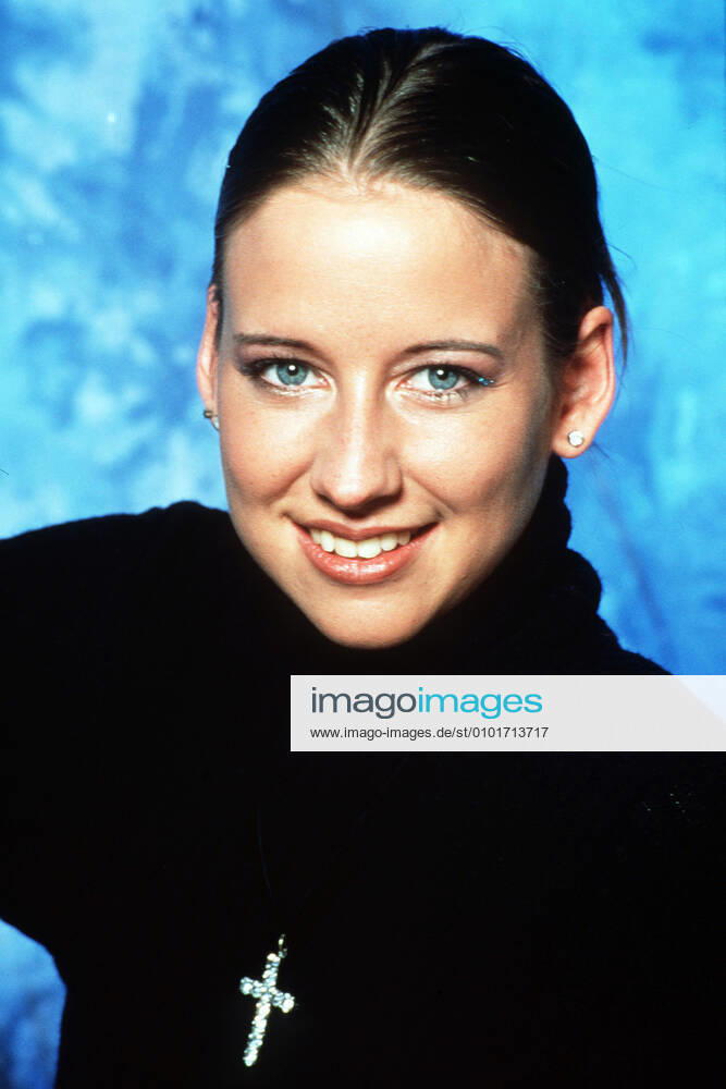 DIE RTL SOAP SHOW - WER GEWINNT DEN GZSZ SUPER CUP Deutsche Schauspielerin, Sängerin und Moderatorin ISABELL HERTEL in DIE RTL SOAP SHOW - WER GEWINNT DEN GZSZ SUPER CUP, Deutschland 1999. German actress, singer and presenter ISABELL HERTEL in DIE RTL SOAP SHOW - WER GEWINNT DEN GZSZ SUPER CUP, Germany 1999., Deutschland