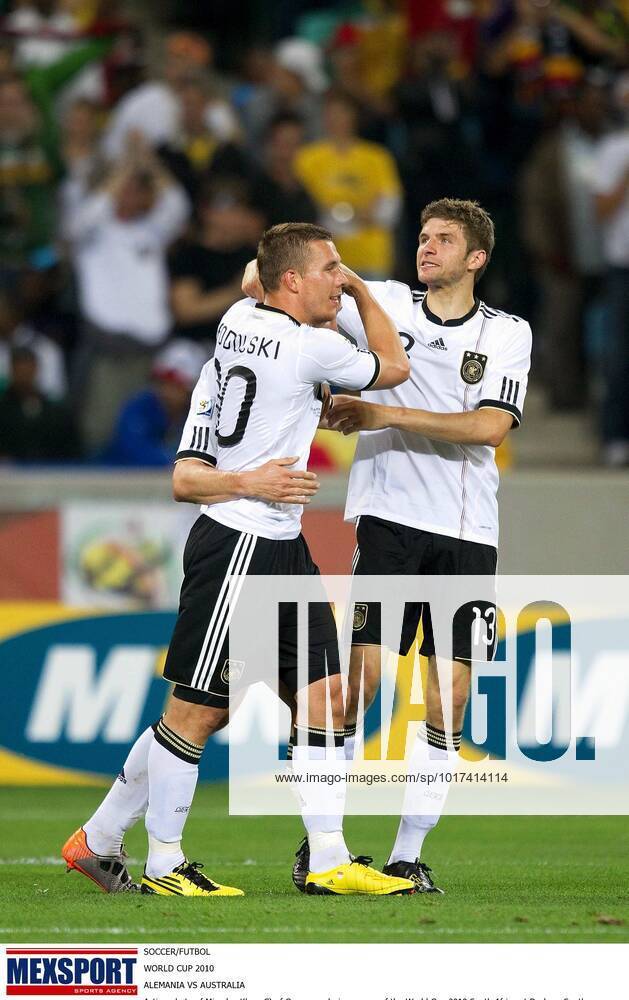 AFRICA WC KLOSE SOCCER FUTBOL WORLD CUP 2010 ALEMANIA VS AUSTRALIA Action photo of Miroslav Klose C) of Germany, during game of the World Cup 2010 South Africa at Durban, South Africa. Foto de accion de MIroslav Klose de Alemania (C), durante juego de la Copa del Mundo Sudafrica 2010 en Durban, Sudafrica. 13 June 2010 MEXSPORT ETZEL ESPINOSA DURBAN South Africa