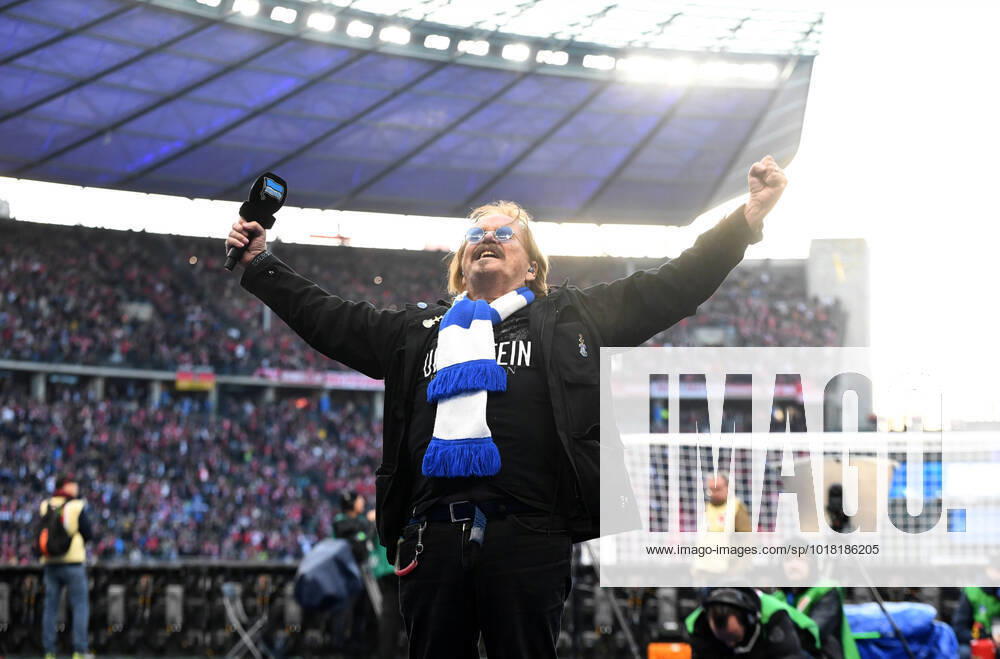 KW44 Fussball, Herren, Saison 2022 2023, 1. Bundesliga (13. Spieltag), Hertha BSC - FC Bayern München, Frank Zander sang die Hymne von Hertha live, 05.11. 2022,