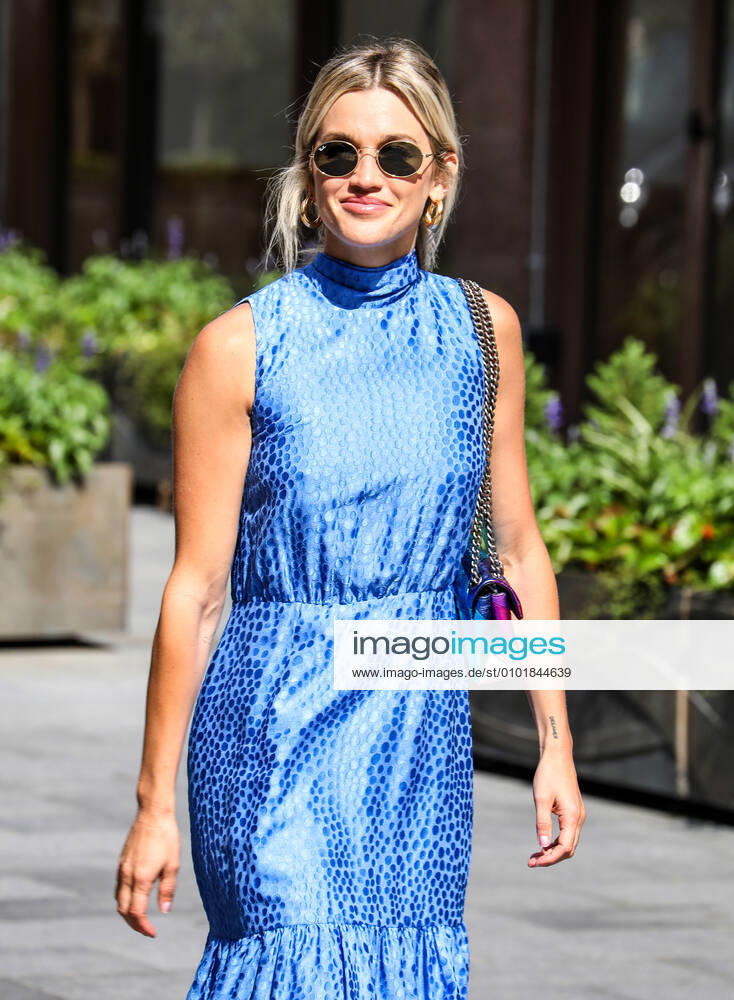 Ashley Roberts seen departing the Global Radio Studios in London. London United Kingdom - ZUMAs197 20200626_zaa_s197_021