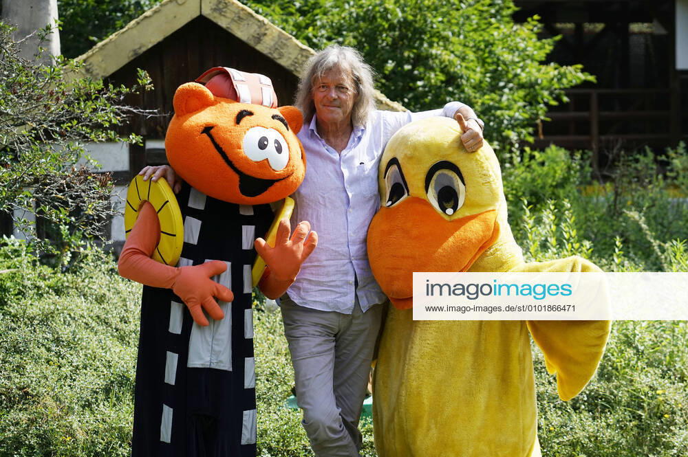 Bilder des Jahres 2020, Entertainment 06 Juni Entertainment Themen der Woche KW26 Flimmy, Friedhelm Schatz und die Filmpark-Ente beim Fototermin zum Saisonstart vom Filmpark Babelsberg in Janoschs Traumland. Potsdam
