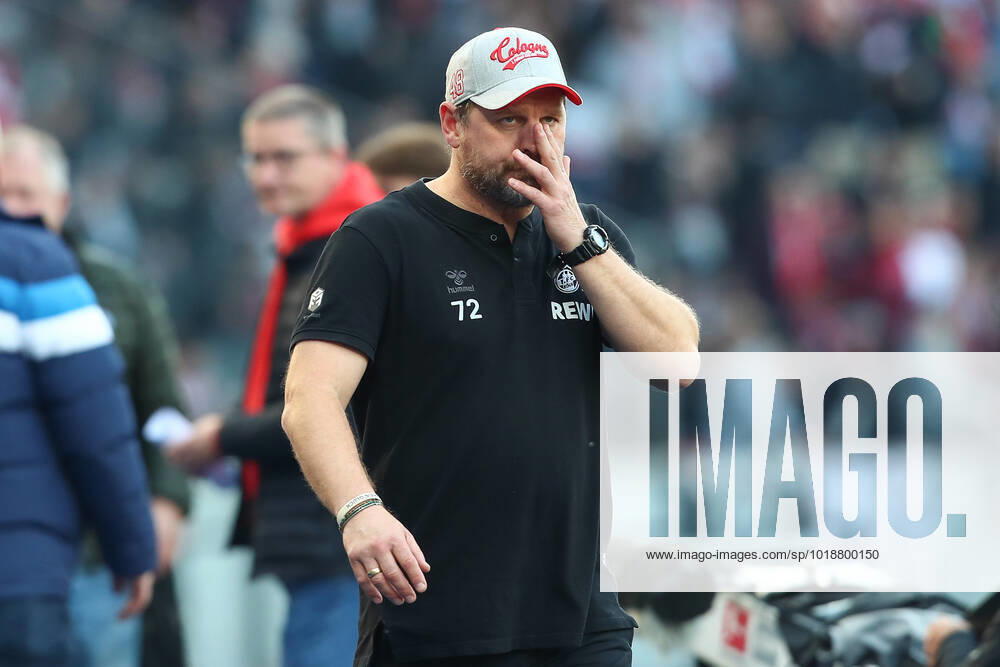 Fussball 1. Bundesliga, Hertha BSC Berlin - 1. FC Koeln, v.l. Steffen Baumgart (Koeln, Trainer) Portrait, Portraet, Einzelbild nachdenklich Berlin