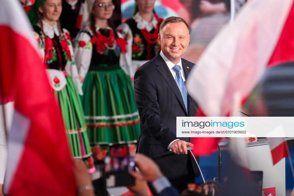 KW26 News BIlder des Tages Presidential election 2020 in Poland. Andrzej Duda s electoral evening Presidential election 2020 in Poland. Andrzej Duda s electoral evening on June 28, 2020 in Lowicz, Poland. Andrzej Duda EN_01434613_0115