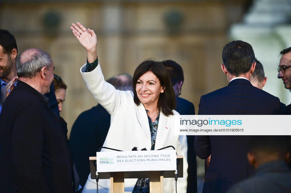 KW26 bain de foule d Anne Hidalgo - candidate a sa propore reelection a la Mairie de Paris NEWS : Soiree du Second tour des elections Municipales a Paris - 28 06 2020 JBAutissier Panoramic