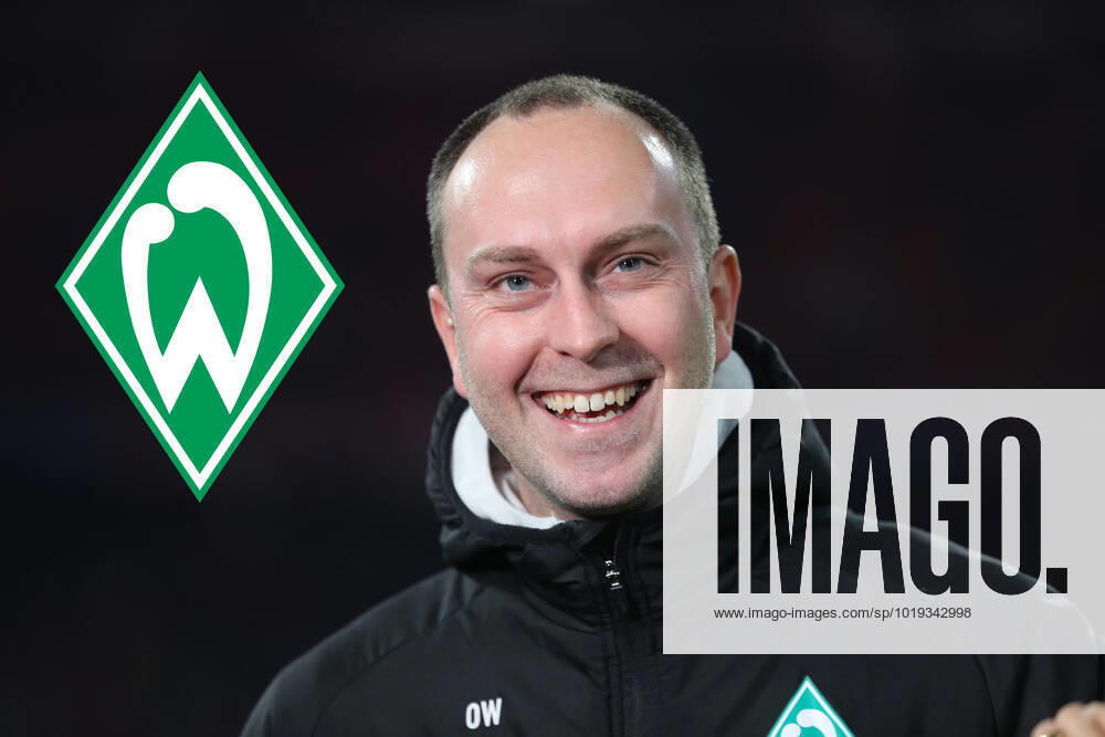 Deutschland 18. November 2022: Fussball, Herren, Saison 2022 2023, SV Werder Bremen, Ole Werner, Trainer Hier eine Fotomontage, Symbolfoto mit Ole Werner, Trainer (SV Werder Bremen) und dem Logo, Wappen des Vereins, lachen, lächeln, lächelnd