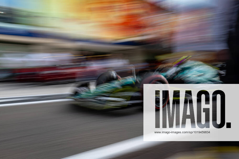 ABU DHABI, UNITED ARAB EMIRATES: Sebastian Vettel, racing for the Aston Martin F1 team during the 2022 Formula 1 Abu Dhabi Grand Prix at the Yas Marina Circuit in Abu Dhabi, United Arab Emirates.