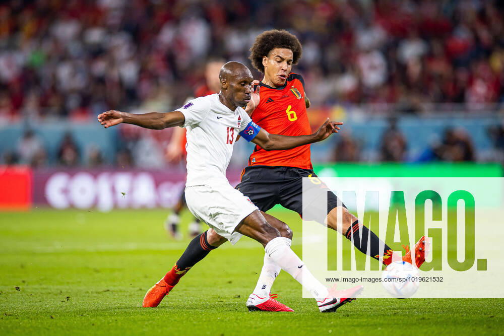 DOHA, KATAR, AHMAD BIN ALI STADIUM, PILKA NOZNA MISTRZOSTWA SWIATA W PILCE NOZNEJ KATAR 2022 ( FIFA World Cup, WM, Weltmeisterschaft, Fussball QATAR 2022 ) MECZ BELGIA - KANADA GAME BELGIUM - CANADA NZ ATIBA HUTCHINSON AXEL WITSEL FOTO LUKASZ SKWIOT CYFRASPORT NEWSPIX.PL --- Newspix.pl 20221123CSLS111