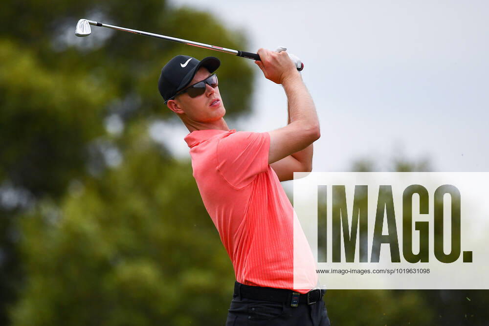 GOLF AUSTRALIAN PGA, Golf Herren Cameron Davis plays a shot during Round 1 of the 2022 Fortinet Australian PGA Championship at the Royal Queensland Golf Club in Brisbane, Thursday, November 24, 2022. ( NO ARCHIVING, , NO USE IN BOOKS WITHOUT CONSENT BRISBANE QUEENSLAND AUSTRALIA