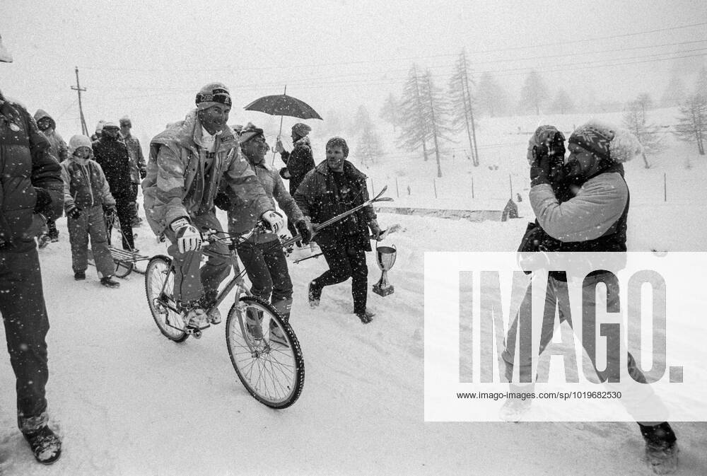Sestriere 1986-11-29 Ingemar Stenmark vann slalom i Sestriere och fick en cykel i extrapris Sestriere Italien x4x