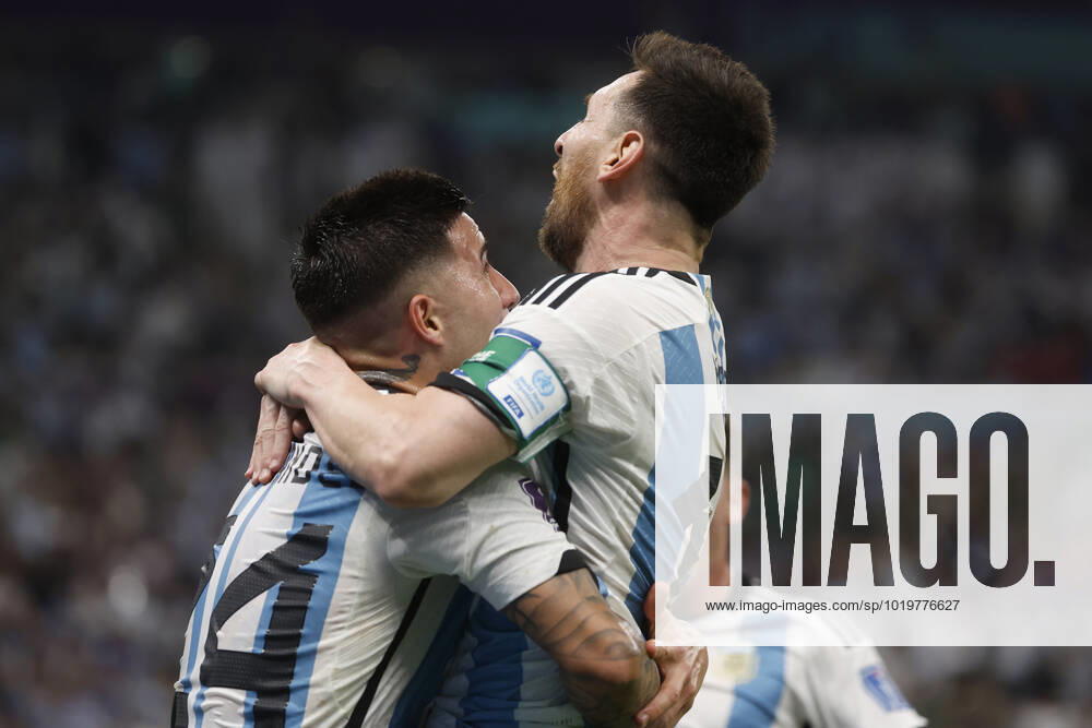 Enzo Fernandez of Argentina celebrates a goal with Lionel Messi during a FIFA World Cup, WM, Weltmeisterschaft, Fussball soccer match of the group phase between Argentina and Mexico at Lusail stadium in Lusail, Qatar 25 November 2022. World Cup 2022: Argentina vs. Mexico !ACHTUNG: NUR REDAKTIONELLE NUTZUNG!