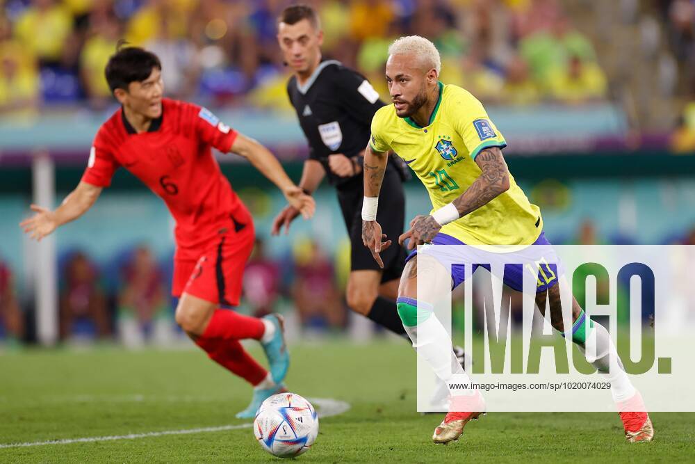 DOHA, 05-12-2022, Stadium , World Cup 2022 in Qatar , Round of 16, game between Brazil and South Korea, Brazil player Neymar Brazil - South Korea x19453249x