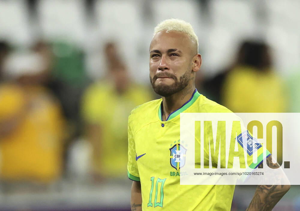 (221209) -- AL RAYYAN, Dec. 9, 2022 -- Neymar of Brazil cries after the Quarterfinal match between Croatia and Brazil of the 2022 FIFA World Cup, WM, Weltmeisterschaft, Fussball at Education City Stadium in Al Rayyan, Qatar, Dec. 9, 2022. ) (SP)QATAR-AL RAYYAN-2022 WORLD CUP-QUARTERFINAL-CRO VS BRA HanxYan