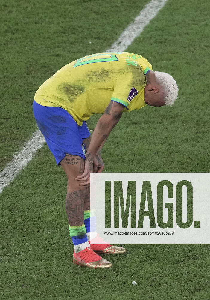 (221209) -- AL RAYYAN, Dec. 9, 2022 -- Neymar of Brazil cries after the Quarterfinal match between Croatia and Brazil of the 2022 FIFA World Cup, WM, Weltmeisterschaft, Fussball at Education City Stadium in Al Rayyan, Qatar, Dec. 9, 2022. ) (SP)QATAR-AL RAYYAN-2022 WORLD CUP-QUARTERFINAL-CRO VS BRA MengxYongmin