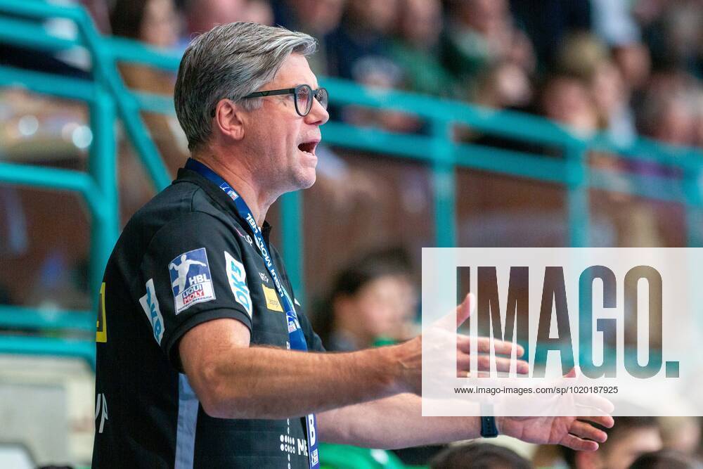 Runar Sigtryggsson (SC DHfK Leipzig, Trainer) GER, GWD Minden vs. SC DHfK Leipzig, Handball, 1. Bundesliga, 16. Spieltag, Spielzeit 2022 2023, 10.12.2022 GER, GWD Minden vs. SC DHfK Leipzig, Handball, 1. Bundesliga, 16. Spieltag, Spielzeit 2022 2023, 10.12.2022 Minden