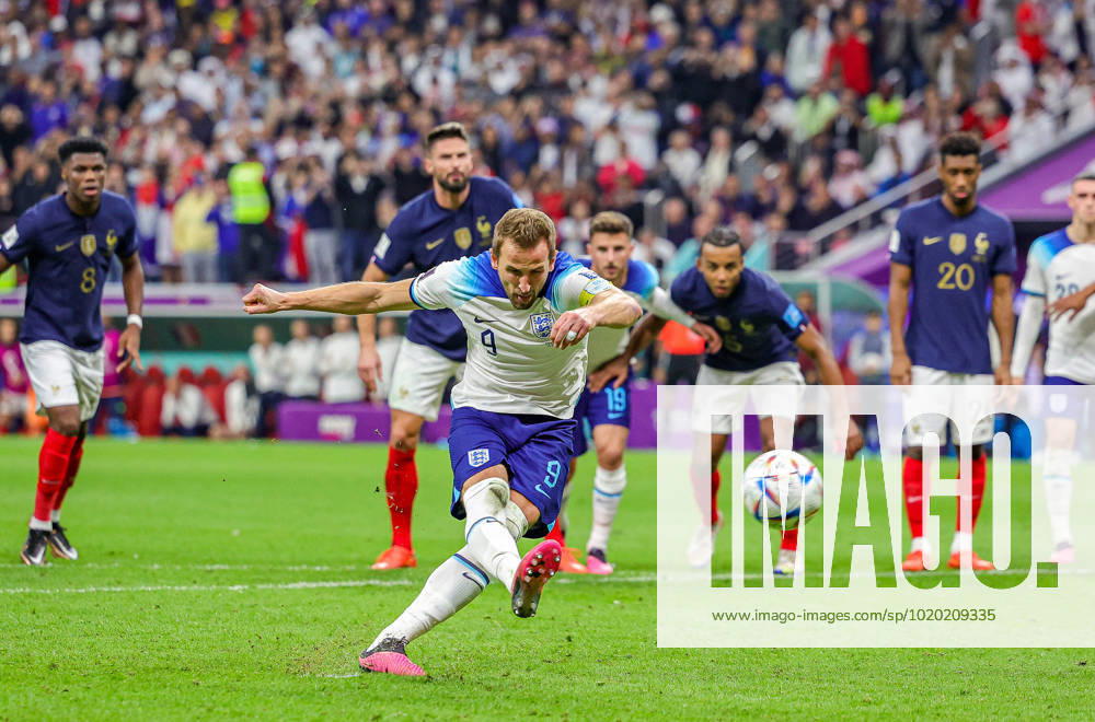 England v France 2022 FIFA World Cup, WM, Weltmeisterschaft, Fussball 10 12 2022. Quarter-finals Penalty, Harry Kane (9) of England takes a penalty in the second half but misses during the 2022 FIFA World Cup quarter final match between England and France at Al Bayt Stadium, Al Khor, Qatar on 10 December 2022. Editorial use only ,