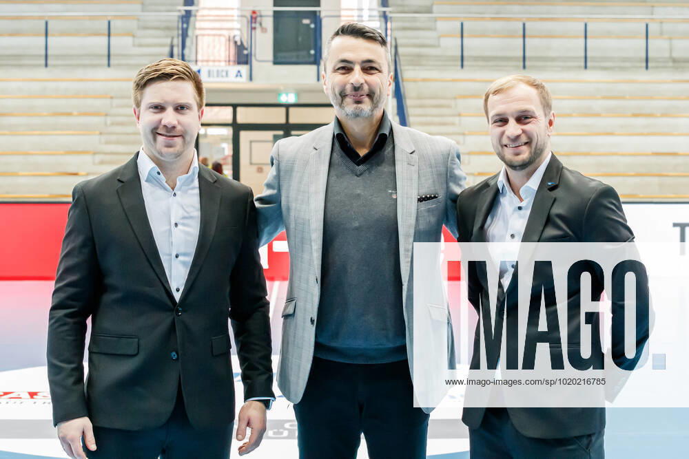Von links: Schiedsrichter, referee Alvar Tint (EST), EHF-Delegierter Peter Dvorsky (SVK), Schiedsrichter, referee Marion Kull (EST), 12 11 2022, Nordhausen (Deutschland), Handball, EHF European League Women, Thueringer HC - IK Saevehof