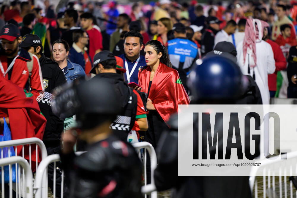 Fans outside the arena ahead of the FIFA World Cup, WM, Weltmeisterschaft, Fussball 2022 semifinal between France and Morocco on December 14, 2022 in Doha. Photo: Joel Marklund BILDBYRAN kod JM JM0412 bbeng fotboll football soccer fotball vm fotbolls-vm fotball-vm fotbolls-vm 2022 fifa world cup 2022 semifinal semi-final frankrike france marocko morocco publik