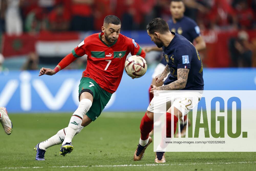 AL KHOR - (l-r) Hakim Ziyech of Morocco, Theo Hernandez of France during the FIFA World Cup, WM, Weltmeisterschaft, Fussball Qatar 2022 Semifinal match between France and Morocco at Al Bayt Stadium on December 14, 2022 in Al Khor, Qatar. AP Dutch Height MAURICE OF STONE FIFA World Cup Qatar 2022 2022 ANPxSportx xMauricexvanxSteenxWKxIVx