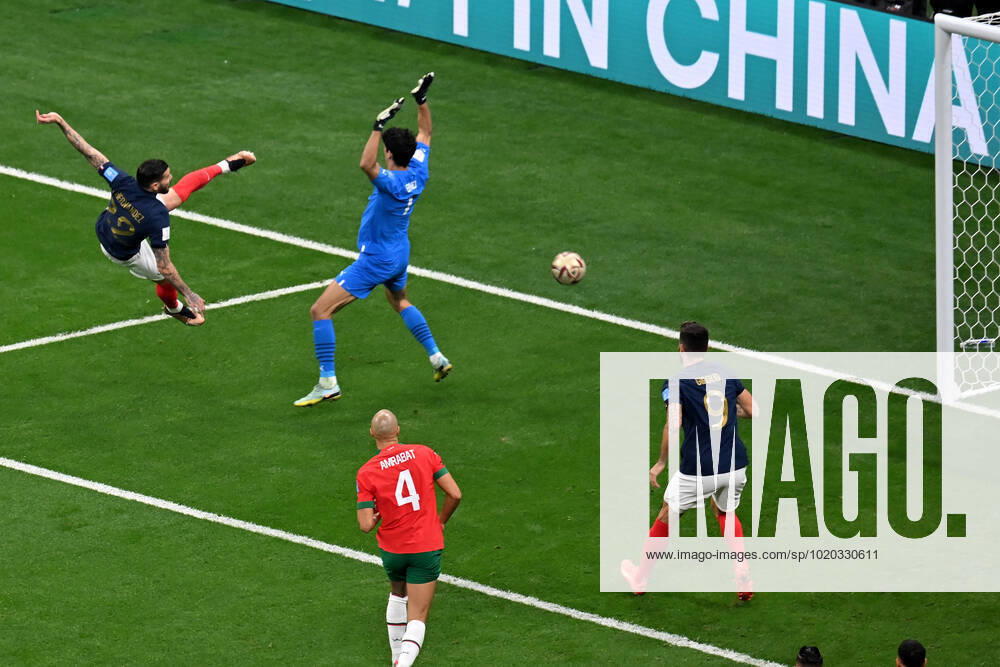 Al-Khor, Al-Bayt Stadium, 14.12.22, QAT, Herren, FIFA World Cup, WM, Weltmeisterschaft, Fussball 2022, Halbfinale, Frankreich-Marokko Bild: Theo HERNANDEZ (Frankreich) macht das Tor zum 1:0 Nur fuer journalistische Zwecke! Only for editorial use! Gemaess den Vorgaben der FIFA ist es untersagt, in dem Stadion und oder vom Spiel angefertigte Fotoaufnahmen in Form von Sequenzbildern und oder videoaehnlichen Fotostrecken zu verwerten bzw. verwerten zu lassen. FIFA regulations prohibit any use of photographs as image sequences and or quasi-video. Qatar