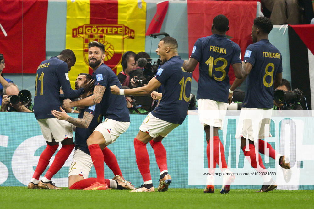 Joie des joueurs de l equipe de France apres le but de HERNANDEZ Theo (FRA) FOOTBALL : France vs Maroc - 1 2 finale - coupe du Monde Qatar 2022 - 14 12 2022 JBAutissier Panoramic