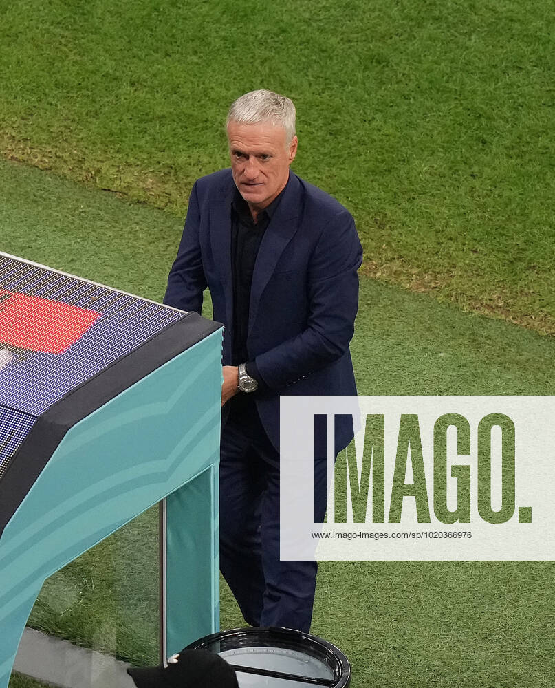 Al Bayt Stadium, Doha, QAT, WM FIFA 2022, Halbfinale, Frankreich vs Marokko, im Bild France s coach Didier Deschamps Doha Al Bayt Stadium Qatar