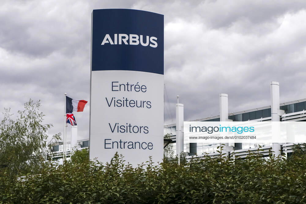 Elancourt, France July 2, 2020 - Illustration of the Airbus Defence And Space Aeronautical Industry Site. European aircraft manufacturer Airbus announced Tuesday that it will cut 15,000 jobs over the next year, as the airline industry faces unprecedented losses due to the COVID-19 pandemic AIRBUS, ECONOMIE, LOGO, GENERIQUE, ILLUSTRATION, AERONAUTIQUE, AVIATION, ENTREPRISE, LICENCIEMENTS, PLAN SOCIAL, CRISE ECONOMIQUE, YVELINES, CONSTRUCTEUR AERONAUTIQUE, AVIONS DE LIGNE, EMPLOI, CHOMAGE, INDUSTRIE FRANCAISE, GROUPE INDUSTRIEL, TRANSPORT AERIEN, CONJONCTURE, MULTINATIONALE, SUPPRESSIONS DE POSTES