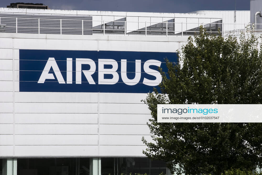 Elancourt, France July 2, 2020 - Illustration of the Airbus Defence And Space Aeronautical Industry Site. European aircraft manufacturer Airbus announced Tuesday that it will cut 15,000 jobs over the next year, as the airline industry faces unprecedented losses due to the COVID-19 pandemic AIRBUS, ECONOMIE, LOGO, GENERIQUE, ILLUSTRATION, AERONAUTIQUE, AVIATION, ENTREPRISE, LICENCIEMENTS, PLAN SOCIAL, CRISE ECONOMIQUE, YVELINES, CONSTRUCTEUR AERONAUTIQUE, AVIONS DE LIGNE, EMPLOI, CHOMAGE, INDUSTRIE FRANCAISE, GROUPE INDUSTRIEL, TRANSPORT AERIEN, CONJONCTURE, MULTINATIONALE, SUPPRESSIONS DE POSTES