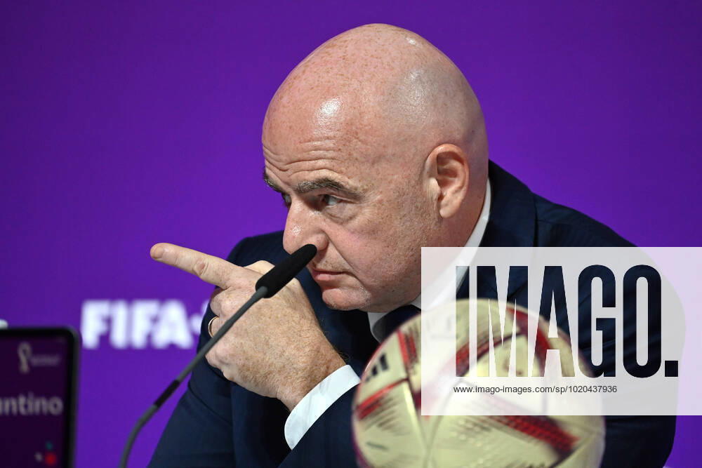 FIFA Praesident Gianni INFANTINO, Gestik,zeigt,Fingerzeig. Einzelbild,angeschnittenes Einzelmotiv,Portraet,Portrait,Porträt. FIFA Pressekonferenz am 16.22.2022. Closing Ceremony, Fussball Weltmeisterschaft 20122 in Katar vom 20.11.