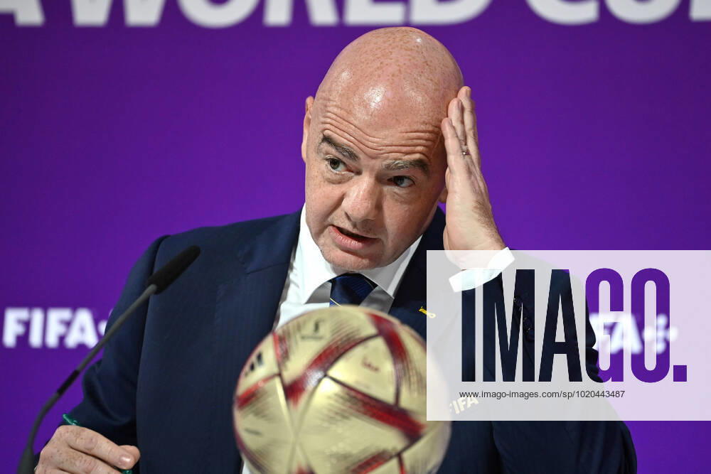 FIFA Praesident Gianni INFANTINO, skeptisch, Einzelbild,angeschnittenes Einzelmotiv,Portraet,Portrait,Porträt. FIFA Pressekonferenz am 16.22.2022. Closing press conference, PK, Pressekonferenz Fussball Weltmeisterschaft 20122 in Katar vom 20.11.