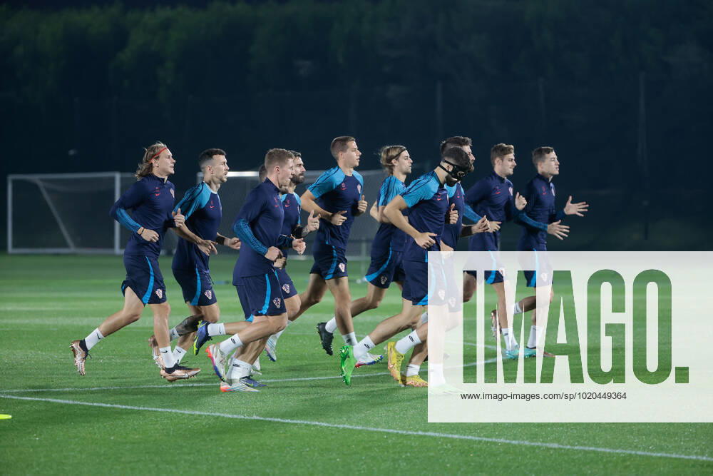 Croatia s players participate in their national team, Nationalteam s training session in Doha, Qatar, 16 December 2022. Croatia is to face Morocco on 17 December in a match for the 3rd and 4th place in the FIFA World Cup, WM, Weltmeisterschaft, Fussball 2022. Croatia s trainning session !ACHTUNG: NUR REDAKTIONELLE NUTZUNG!