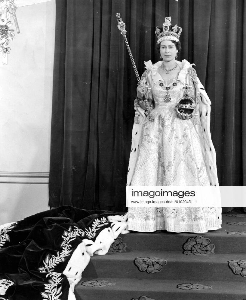 Archivbilder der Woche KW27 June 2, 1953 - London, England, United Kingdom - QUEEN ELIZABETH II has been crowned at a coronation ceremony in Westminster Abbey in London. In front of more than 8,000 guests, including prime ministers and heads of state from around the Commonwealth, she took the Coronation Oath and is now bound to serve her people and to maintain the laws of God. London United Kingdom - ZUMAk09_ 19530602_jes_k09_745