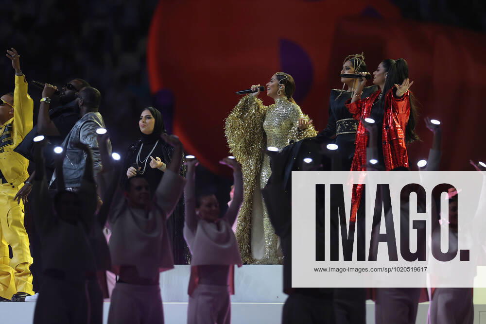 Artists perform at the closing ceremony today, ahead of the Qatar 2022 World Cup final between Argentina and France at the Lusail stadium, Qatar 18 December 2022. Soccer World Cup 2022: Argentina - France !ACHTUNG: NUR REDAKTIONELLE NUTZUNG!