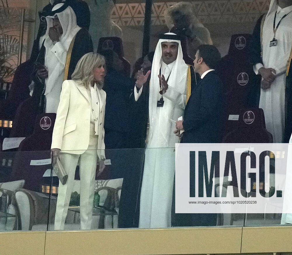 QAT, WM FIFA 2022, Finale, Argentinien vs Frankreich 18.12.2022, Lusail Iconic Stadium, Doha, QAT, WM FIFA 2022, Finale, Argentinien vs Frankreich, im Bild Tamim bin Hamad Al Thani, dem Emir von Katar mit dem französichen Staatspräsidenten Emmanuel Macron und dessen Ehefrau Brigitte Marie-Claude..