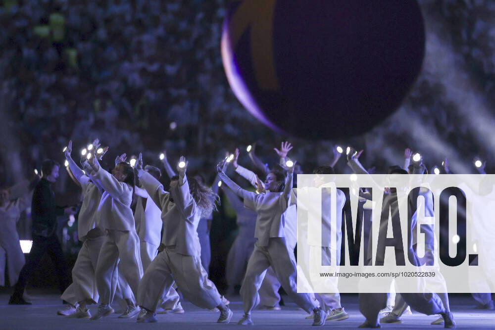 (221218) -- LUSAIER, Dec. 18, 2022 -- Artists perform during the closing ceremony prior to the Final between Argentina and France at the 2022 FIFA World Cup, WM, Weltmeisterschaft, Fussball at Lusail Stadium in Lusail, Qatar, Dec. 18, 2022. ) (SP)QATAR-LUSAIL-2022 WORLD CUP-FINAL-ARG VS FRA LixMing