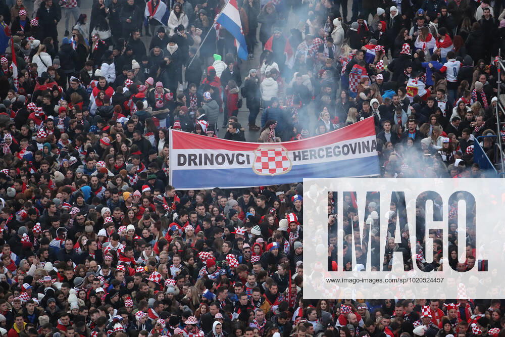 Croatia team victory parade Fans gather for the Croatia team victory parade at Ban Jelacic square (following their victory over Morocco in the 2022 FIFA World Cup, WM, Weltmeisterschaft, Fussball bronze medal match the previous day) on December 18, 2022 in Zagreb, Croatia. LukaxStanzl PIXSELL
