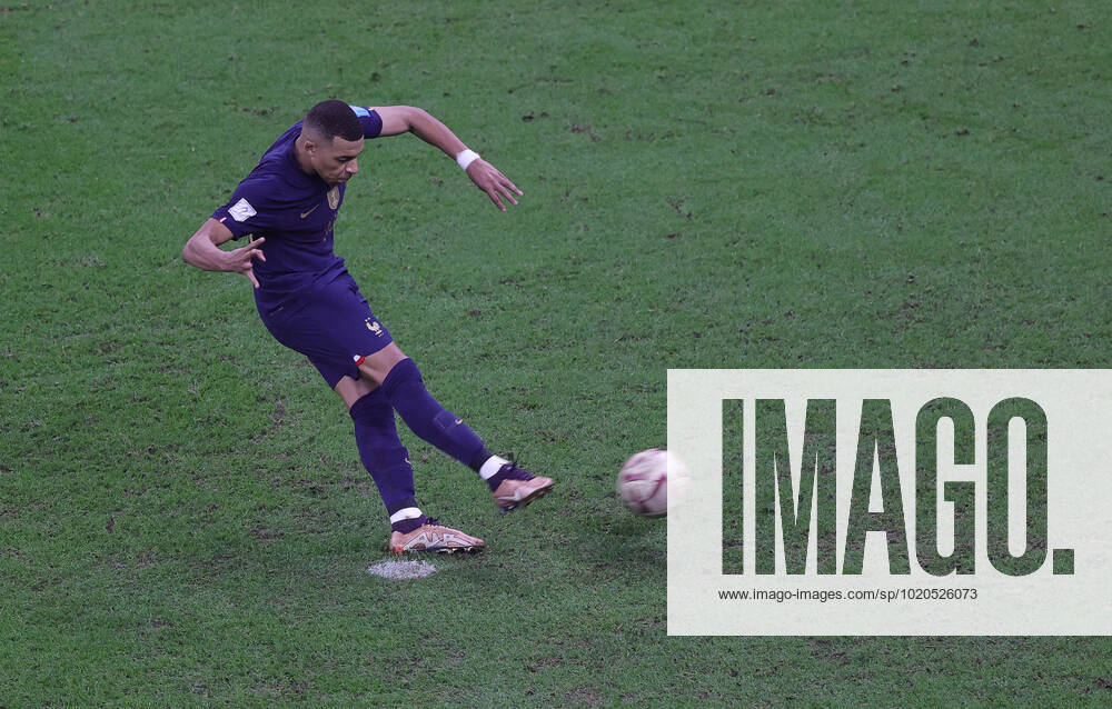 Argentina v France 2022 FIFA World Cup, WM, Weltmeisterschaft, Fussball Kylian Mbappe of France scores their first goal from the penalty spot during the 2022 FIFA World Cup Final between Argentina and France at Lusail Stadium, Lusail Content Not Available For UK Newspapers