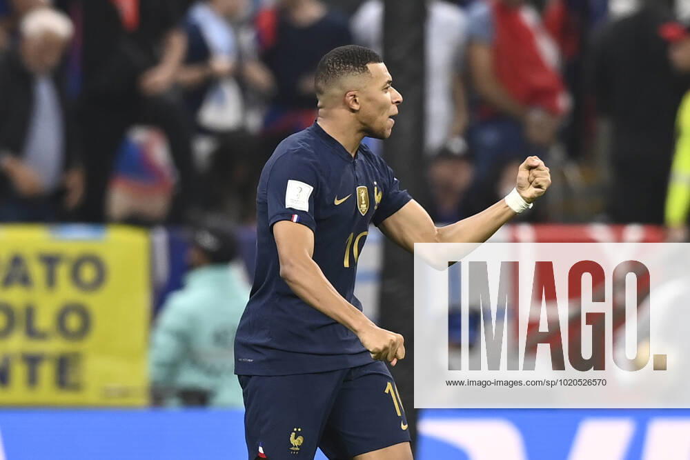 Foto Fabio Ferrari LaPresse - 18 Dicembre 2022 Lusail, Qatar - - Calcio - Qatar 2022 - Coppa del Mondo Fifa - Argentina vs Francia - Finale - Lusail Iconic Stadium - Nella foto: Kylian Mbapp& xe9; (FRA ) rete del 2-2 December 18, 2022 Lusail, Qatar - sport - Soccer - Qatar 2022- FIFA World Cup, WM, Weltmeisterschaft, Fussball - Argentina vs Francia - Final - Lusail Iconic Stadium In the pic: Kylian Mbapp& xe9; (FRA ) goal del 2-2