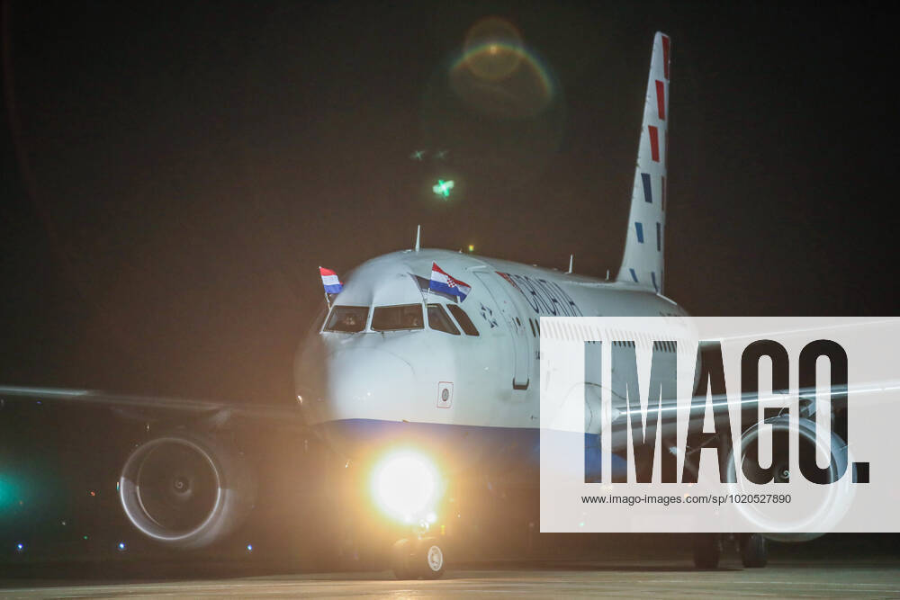 Croatia victory parade Croatia national team, Nationalteam arrive at Zagreb Aiport (following their victory over Morocco in the 2022 FIFA World Cup, WM, Weltmeisterschaft, Fussball bronze medal match the previous day) on December 18, 2022 in Zagreb, Croatia. SlavkoxMidzor PIXSELL