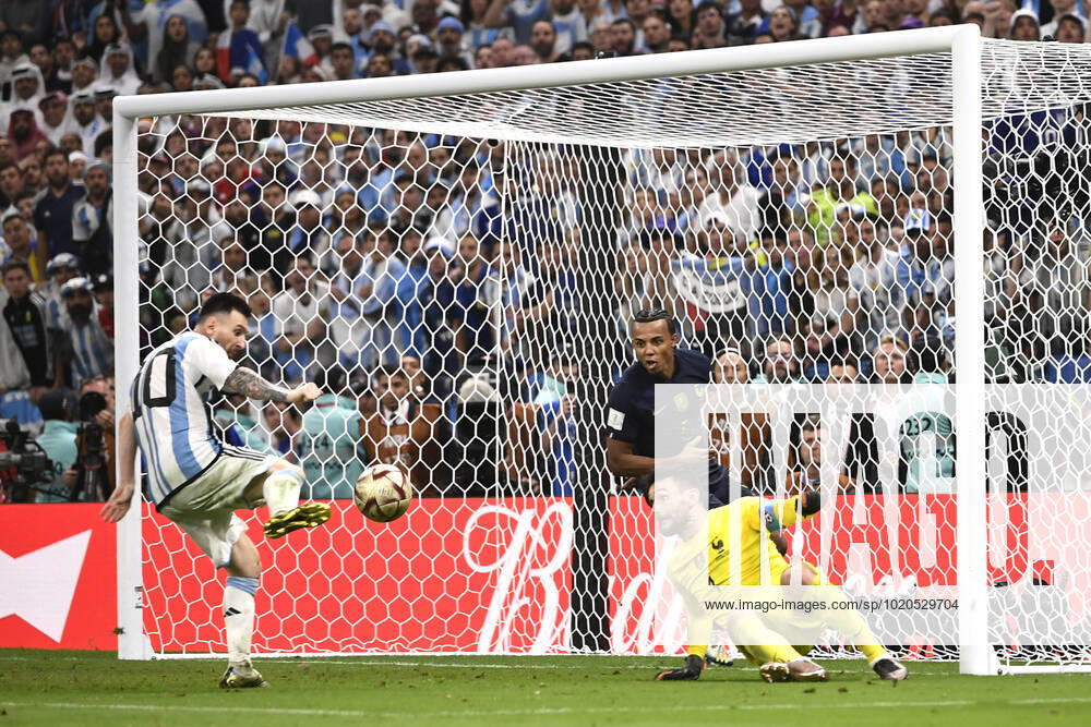 Foto Fabio Ferrari LaPresse - 18 Dicembre 2022 Lusail, Qatar - - Calcio - Qatar 2022 - Coppa del Mondo Fifa - Argentina vs Francia - Finale - Lusail Iconic Stadium - Nella foto: esultanza Lionel Messi (Argentina) 3-2 December 18, 2022 Lusail, Qatar - sport - Soccer - Qatar 2022- FIFA World Cup, WM, Weltmeisterschaft, Fussball - Argentina vs Francia - Final - Lusail Iconic Stadium In the pic: joy Lionel Messi (Argentina) 3-2