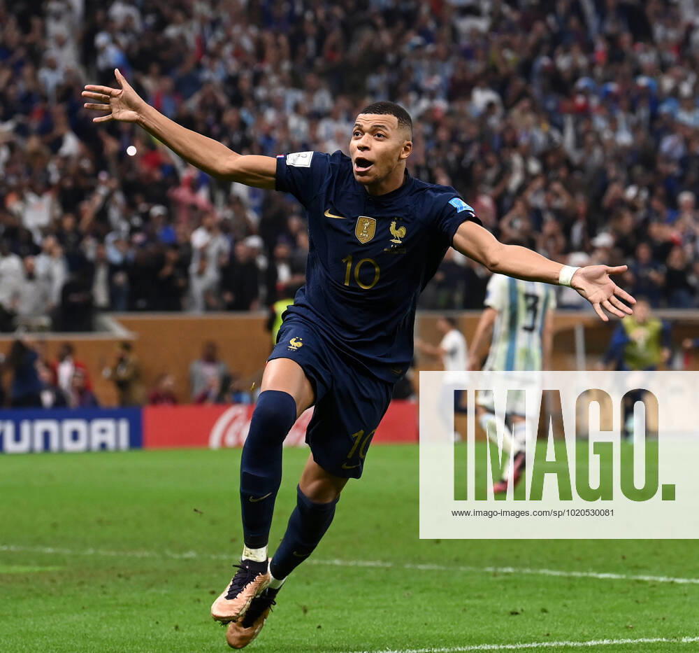 Fussball, Herren, Saison 2022 23, WM in Katar, Finale, Argentinien - Frankreich im Lusail Iconic Stadium in Lusail, Kylian Mbappe (Frankreich), Jubel nach Tor zum 3:3, 18.12. 2022,