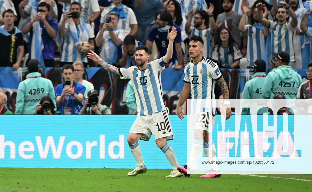Fussball, Herren, Saison 2022 23, WM in Katar, Finale, Argentinien - Frankreich im Lusail Iconic Stadium in Lusail, v. l. Lionel Messi (Argentinien), Lautaro Martinez (Argentinien), Jubel nach Tor zum 3:2, 18.12. 2022,