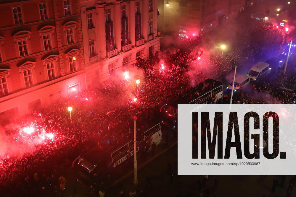 Croatia victory parade Fans lit flares during Croatia team victory parade at Ban Jelacic square (following their victory over Morocco in the 2022 FIFA World Cup, WM, Weltmeisterschaft, Fussball bronze medal match the previous day) on December 18, 2022 in Zagreb, Croatia. LukaxStanzl PIXSELL